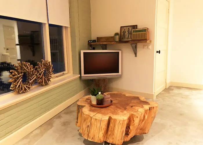 The Old Garage Bed & Breakfast